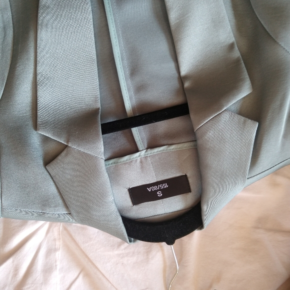 Blazer - Picture 4 of 4